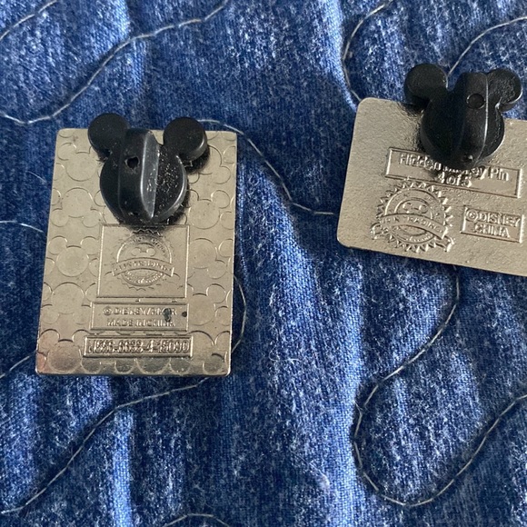 Set of 2 DISNEYPARKS PINS DISNEY up Kevin & Hidden Mickey - Picture 2 of 2
